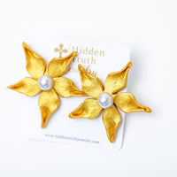 Stargazer Lily & Pearl Studs