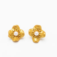 Gardenia Pearl Studs (Tiny)