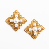 Ellie Pearl Studs