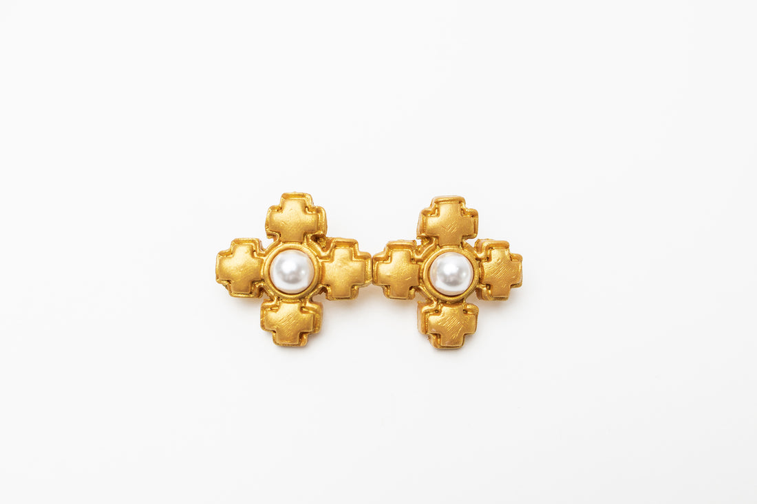 Becky Pearl Studs