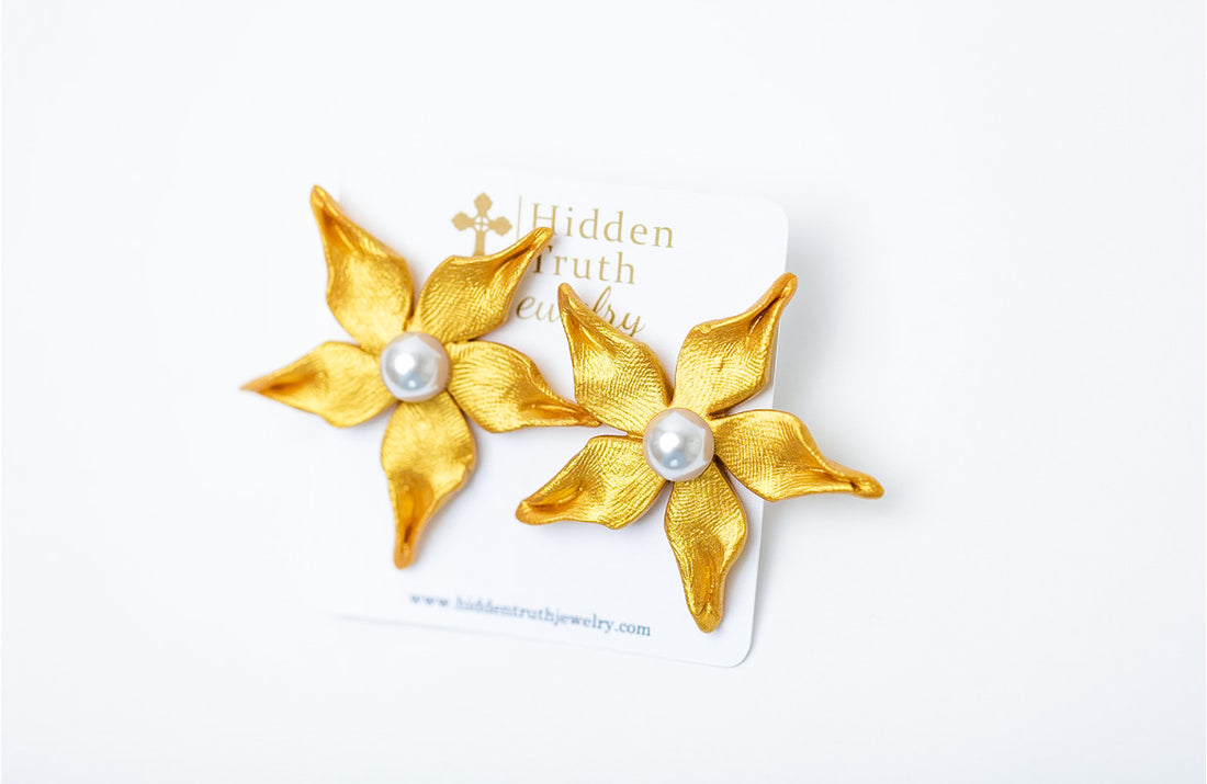 Stargazer Lily & Pearl Studs