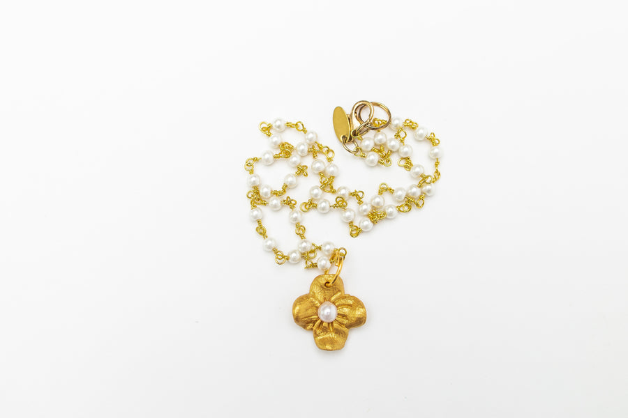 Pearl Chain with Gardenia Pearl Blossom