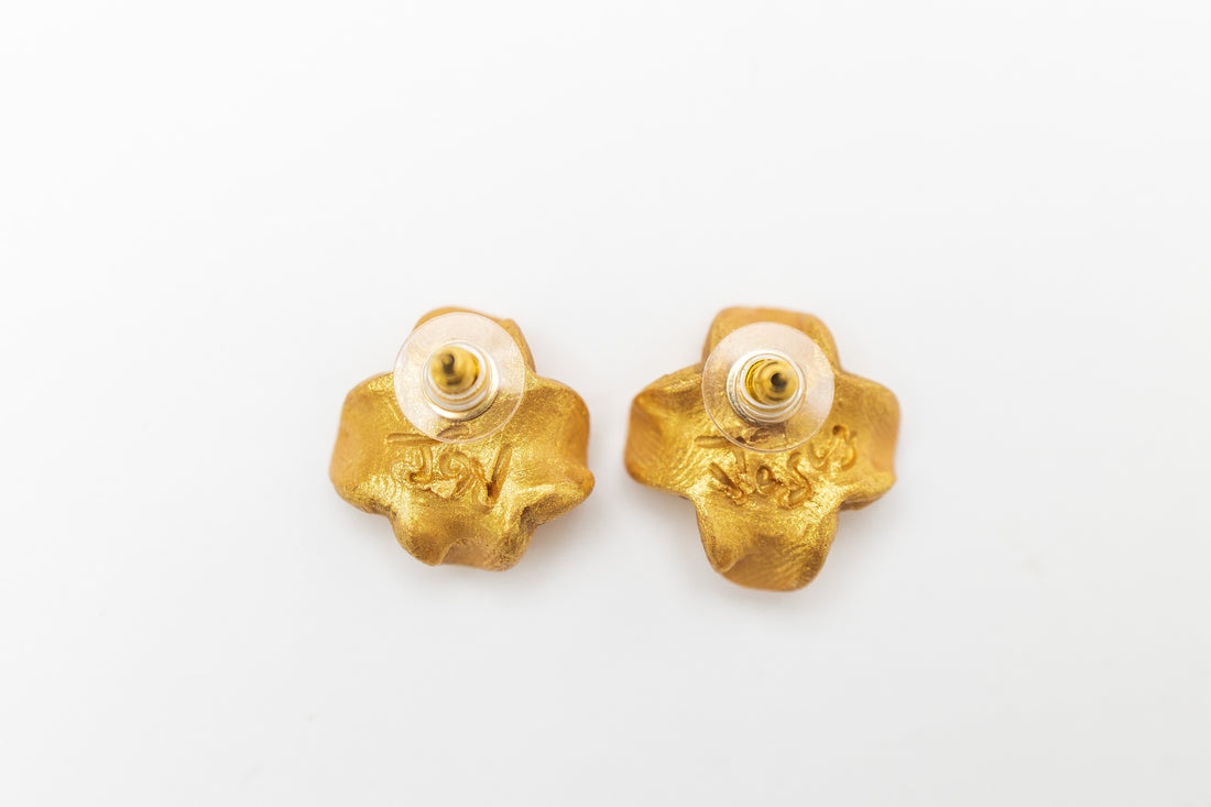 Gardenia Pearl Studs (Tiny)