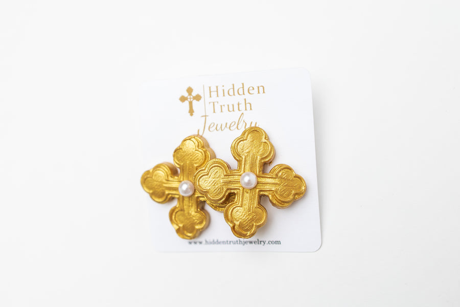 Megan Pearl Studs