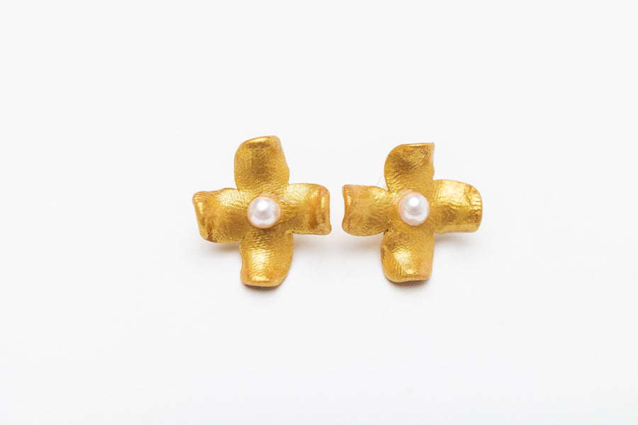 Small Dogwood Pearl Studs