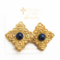 Ellie Lapis Studs