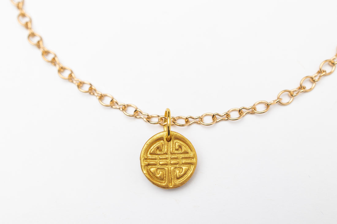 Gold Figure 8 Chain with Deborah