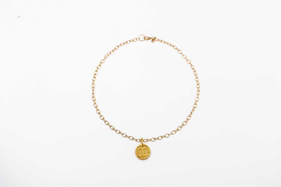 Gold Figure 8 Chain with Deborah