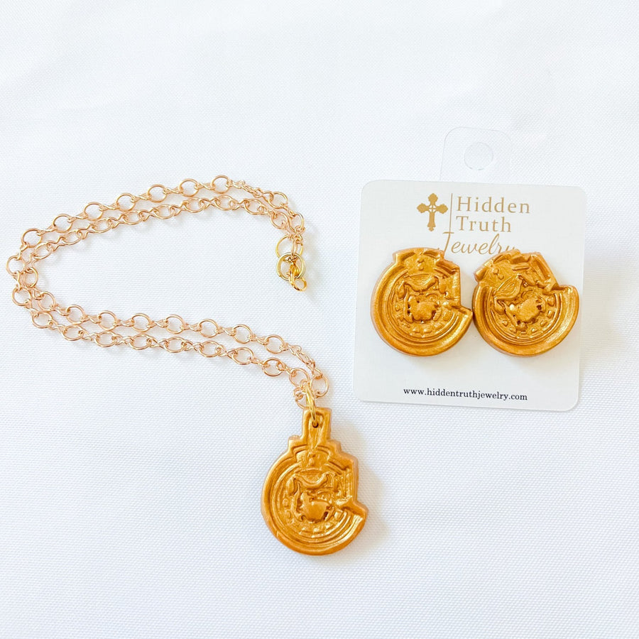 Gold Plated Figure 8 Chain with Military Bulldog
